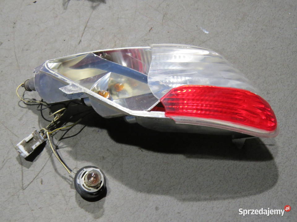 PIAGGIO MP3 250 125 200 300 LAMPY TYŁ LAMPA Szczecin
