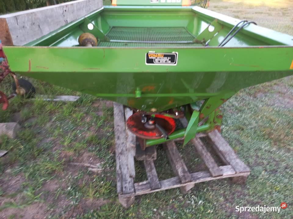 Rozsewacz nawozu amazone 9002 i 1001 Maszyny rolnicze Radom