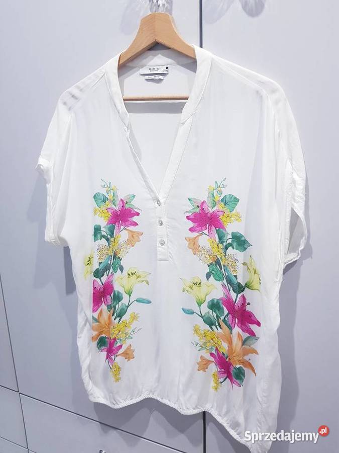 Damska zwiewna bluzeczka w dużym rozmiarze