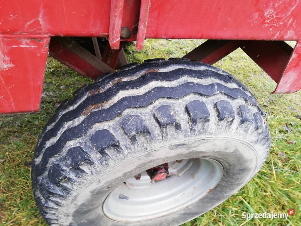 Przyczepa samozbierająca marki Strautmann Szydłowiec