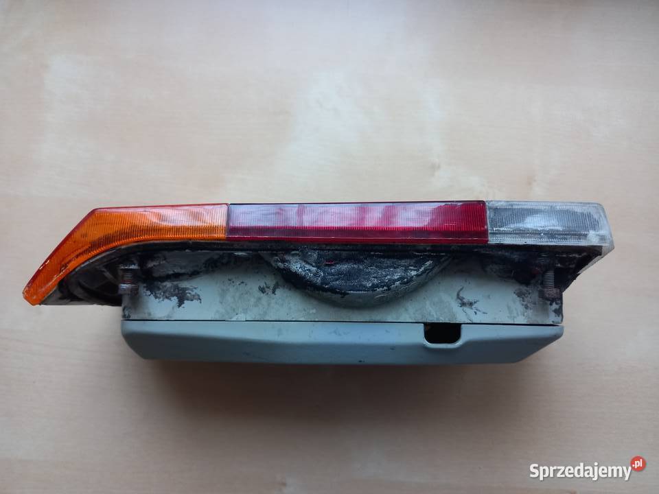 Golf mk1 tylna lewa lampa Bukownica