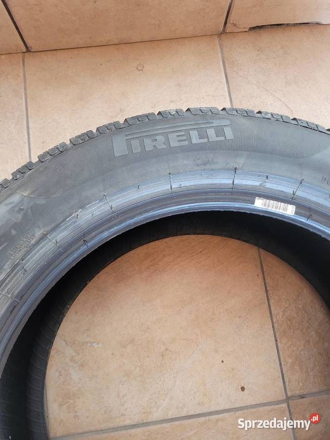 Sprzedam opony zimowe PIRELLI 22555 R17 Sanok