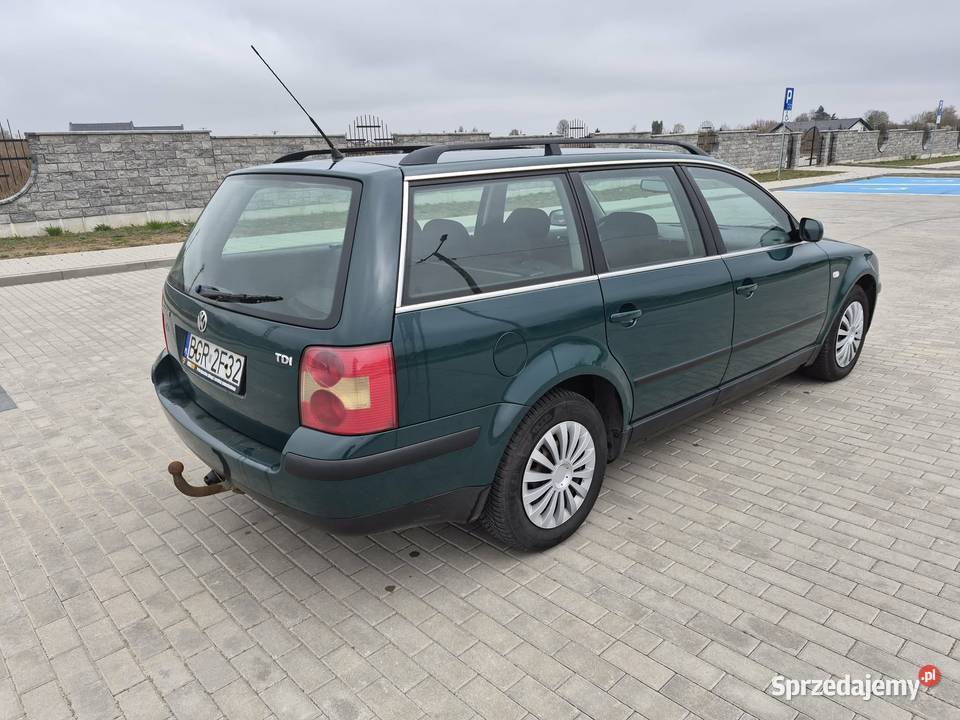 VW PASSAT ładny z hakiem 2003r 100KM