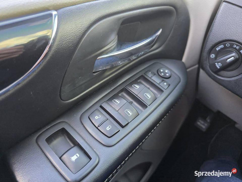 Dodge Grand Caravan 36 Benzyna 286 Klimatyzacja bordowy Słupsk