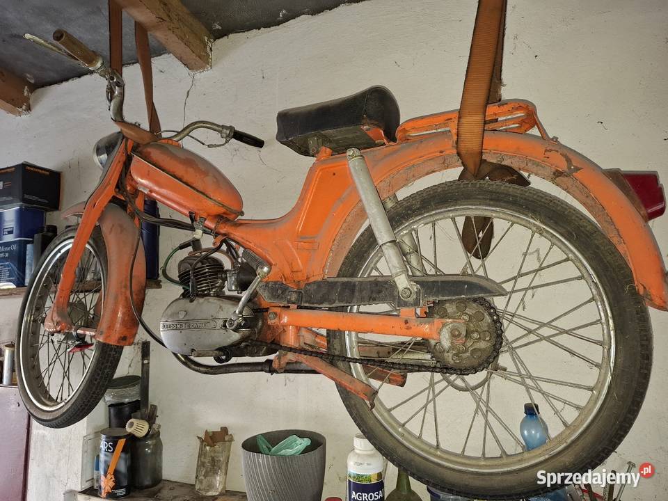 Motorower komar Wołów