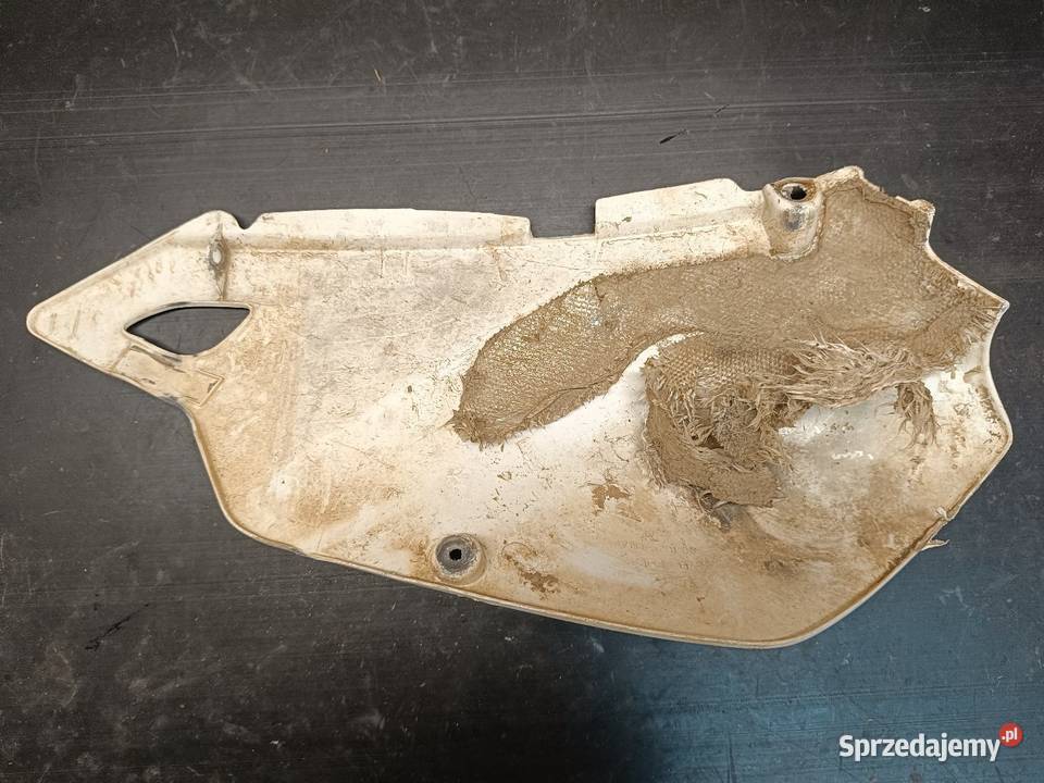 Owiewka osłona plastik boczek tył części Suzuki Gołaczewy
