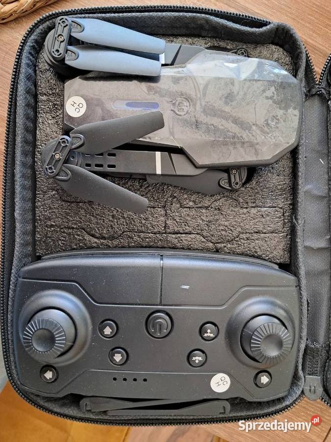 dron E88 kilka razy polatałem ale to chyba nie Zdalnie sterowane Sandomierz