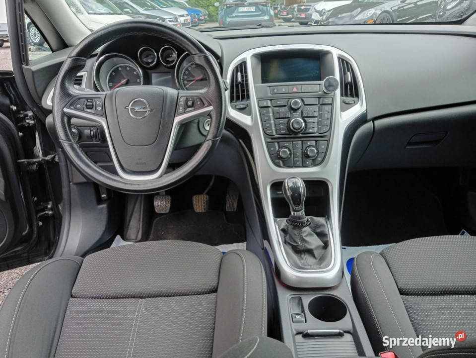 Opel Astra J 20092019 światła przeciwmgielne