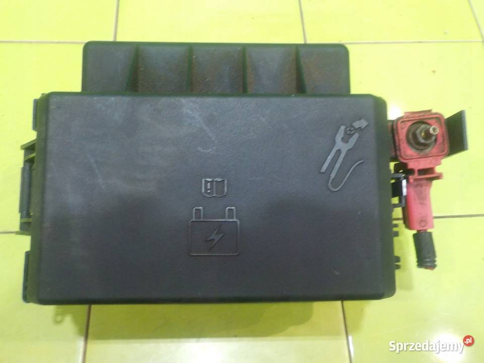 CHRYSLER 300C 35 V6 06r skrzynka bezpiecznikow Skrzynki bezpieczników Suków sprzedam