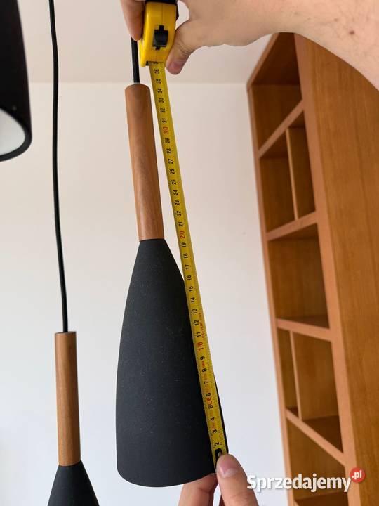 Stylowa lampa wisząca w czarnym kolorze idealna Krzynowłoga Mała