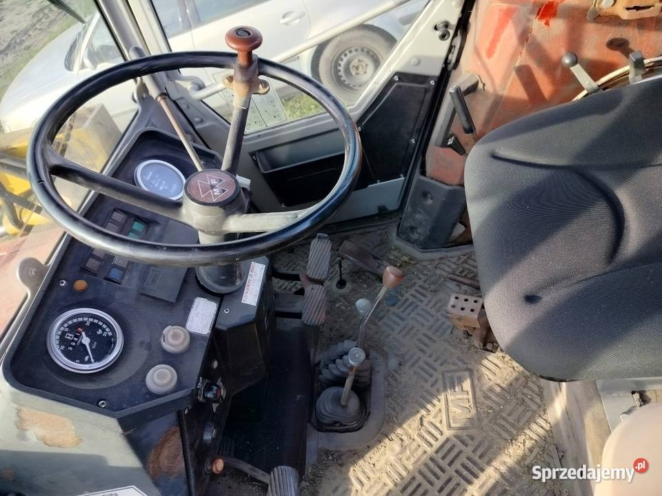 Massey Ferguson 690 z turem Wspomaganie kierownicy