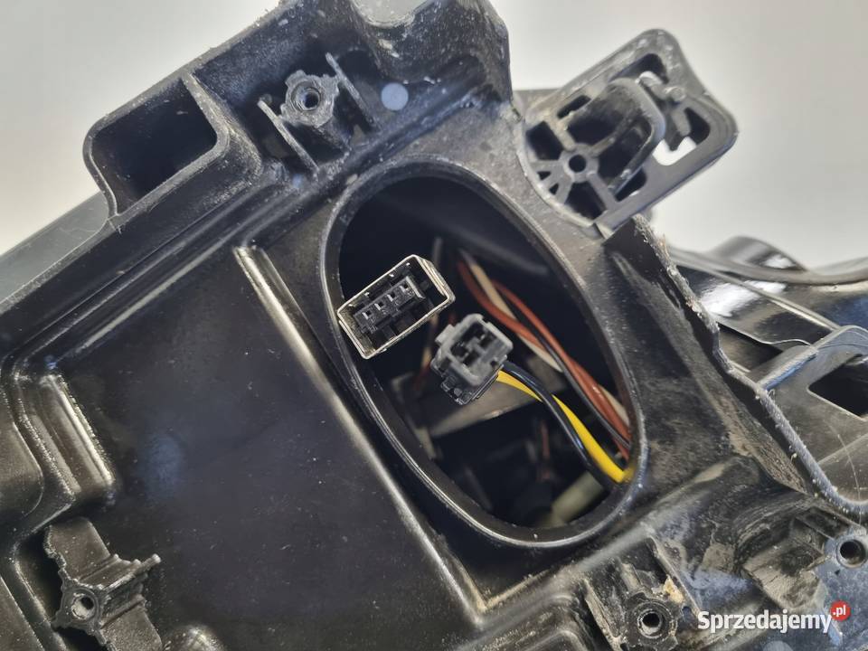 LAMPA PRAWA Volvo S80 II V70 III XC70 II Rudka