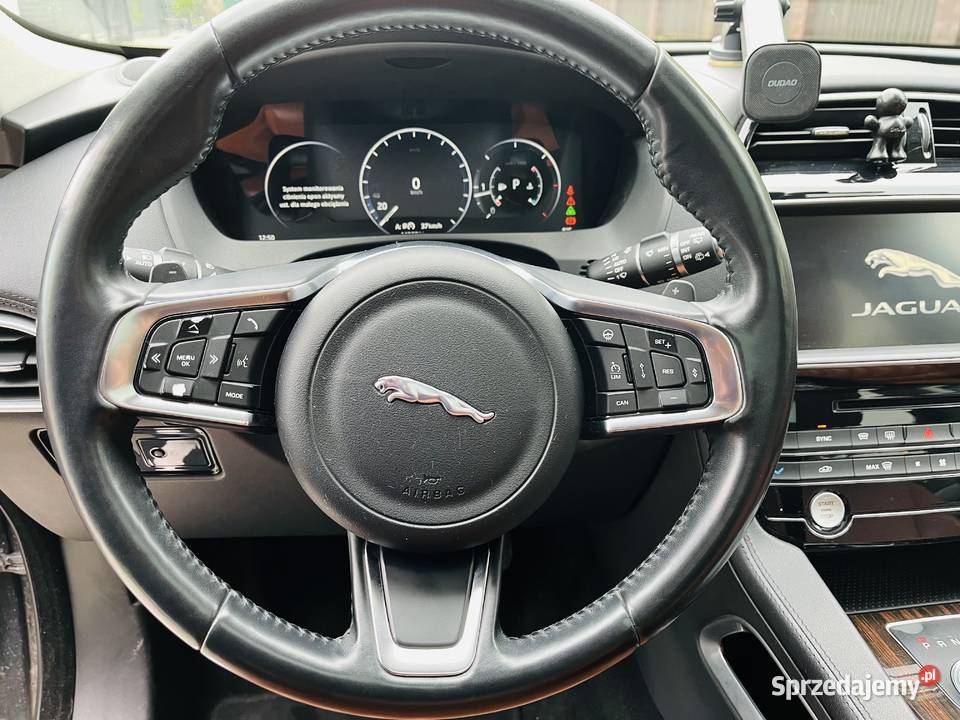 Jaguar FPace Jaguar FPace 20 241 i4D AWD MP3 F-Pace Bobrowiec