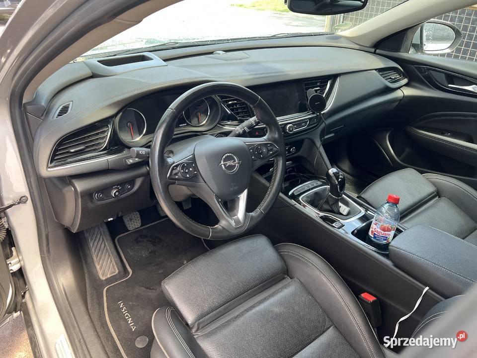 Opel Insignia mały przebieg 4x4 AGR Kamery 360 elektryczne szyby Łódź