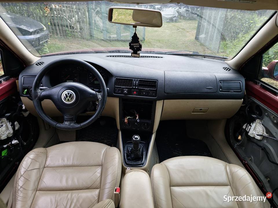 VW Bora Jetta MK4 20 AVH LC3K części blacharskie osobowe Bielinek sprzedam