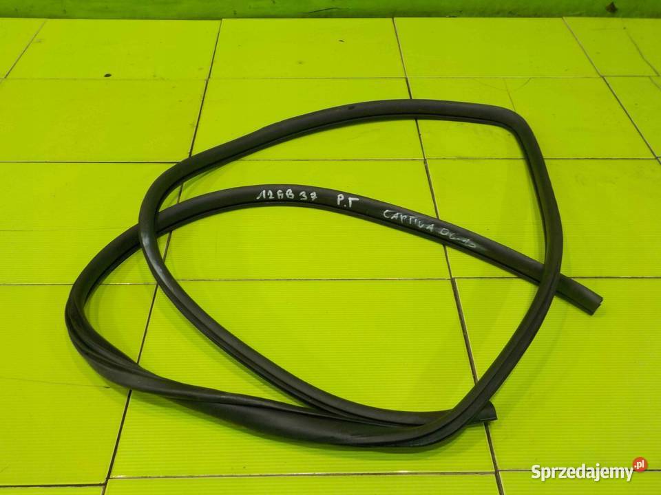 CHEVROLET CAPTIVA 10r uszczelka drzwi prawa tyl osobowe Uszczelki Suków