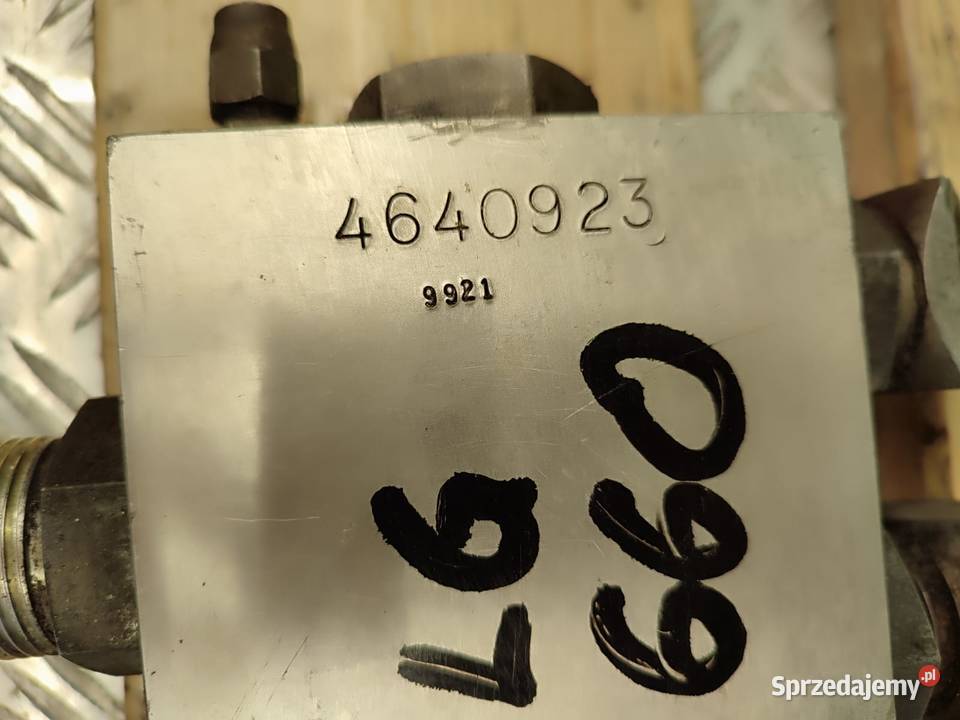 Zawór rozdzielacz przepływu 4640923 JLG 660