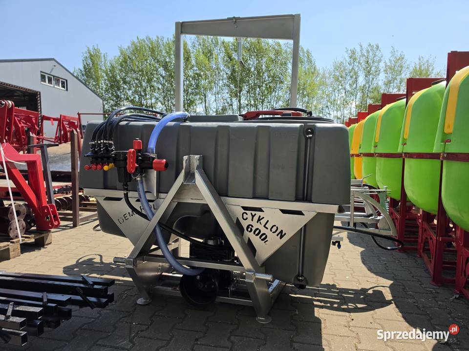 rozszerzony model opryskiwacza zawieszanego