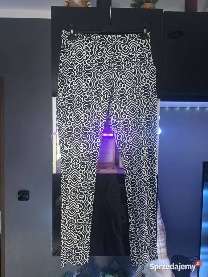 Zjawiskowe spodnie marki ZOSO połączenie wygody