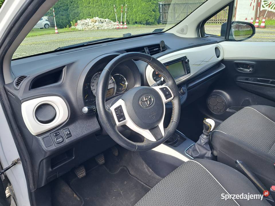 Toyota Yaris TREND by SIMPLE 2014r 133 LPG Cisowa sprzedam
