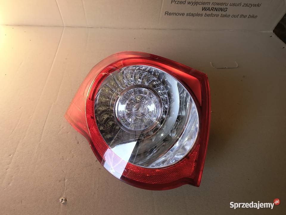 Vw Passat B6 kombi Lampa tył tylna lewa w Części samochodowe dolnośląskie Domasław sprzedam