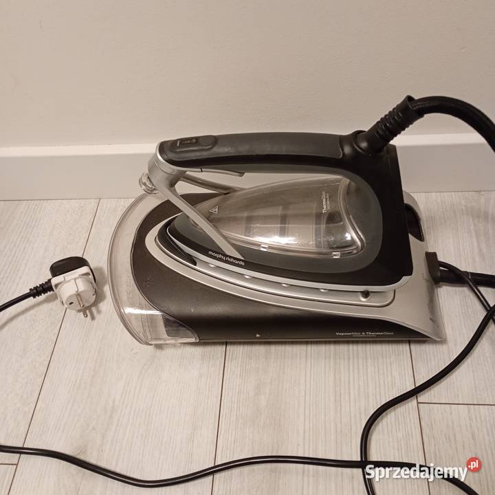 Żelazko parowe ze stacją Niedrzwica Duża