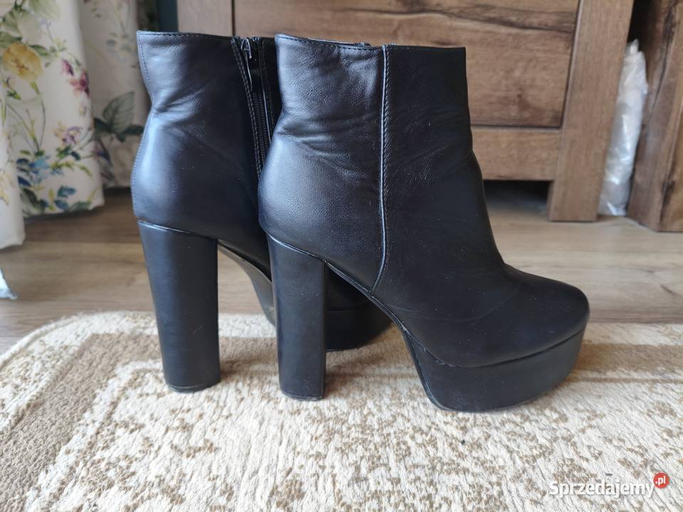 Czarne wysokie botki na platformie inna sprzedam