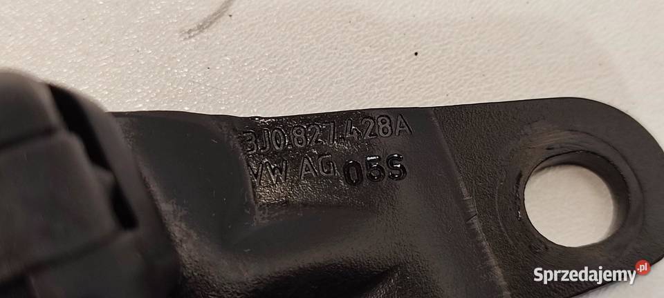SKODA SUPERB 4 SIŁOWNIK KLAPY BAGAŻNIKA PRAWY