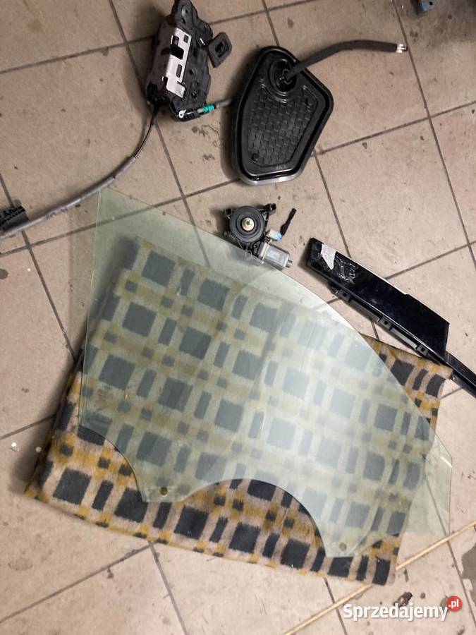 Szyba Boczne Drzwi Lewe Przednie do Audi q3 83a śląskie