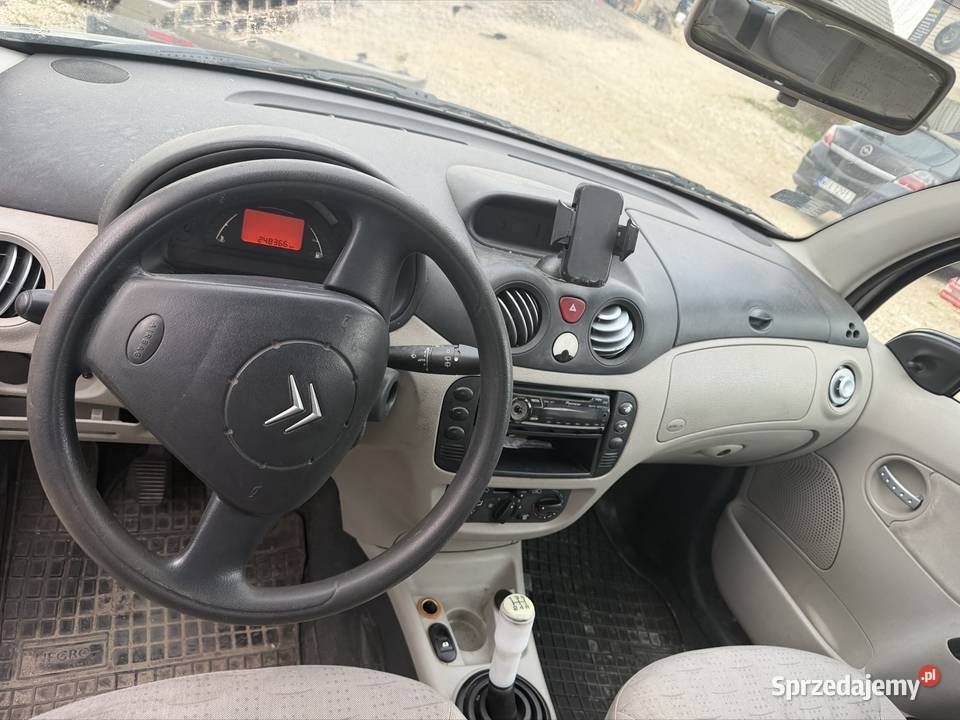 Citroena c3 14 benzyna 2003 Rok produkcji 2003 Prokocice sprzedam