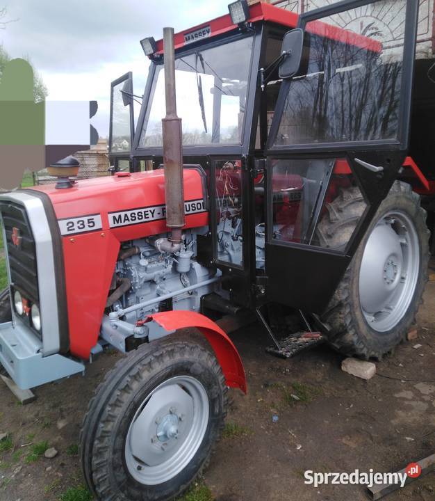 Ciągnik URSUS MASSEY FERGUSON malowanie naprawa Szczucin