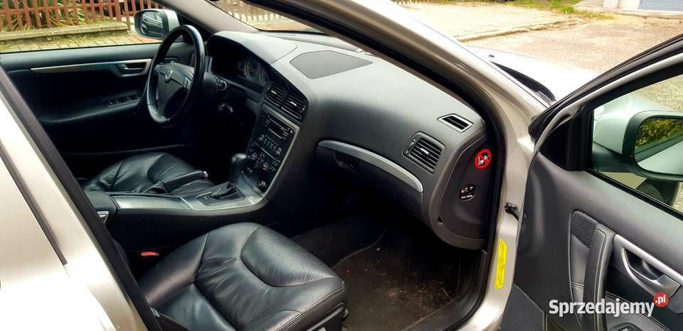 Volvo V70 Xenon Grzane Fotele Webasto Hak Skóra Turek sprzedam