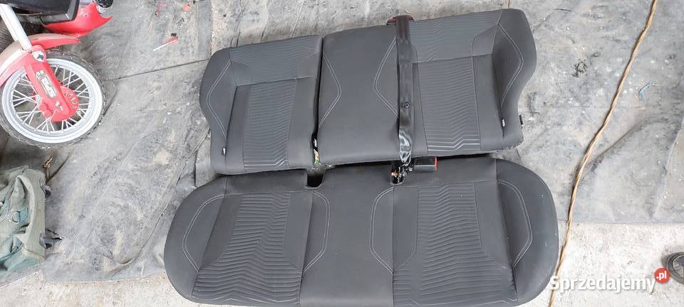 Ford fiesta mk7 2015 kanapa tylna z pasem Wyposażenie wnętrza