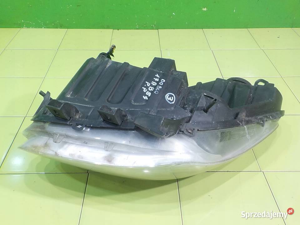 FIAT DOBLO II 13 MJET 12r lampa prawa przod