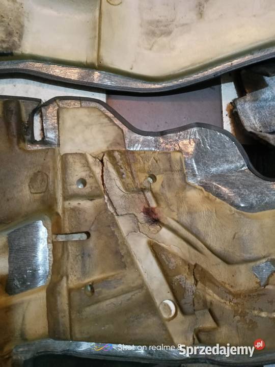 Mercedes 190 W201 wykładzina podłogowa czarna świętokrzyskie Skarżysko-Kamienna sprzedam