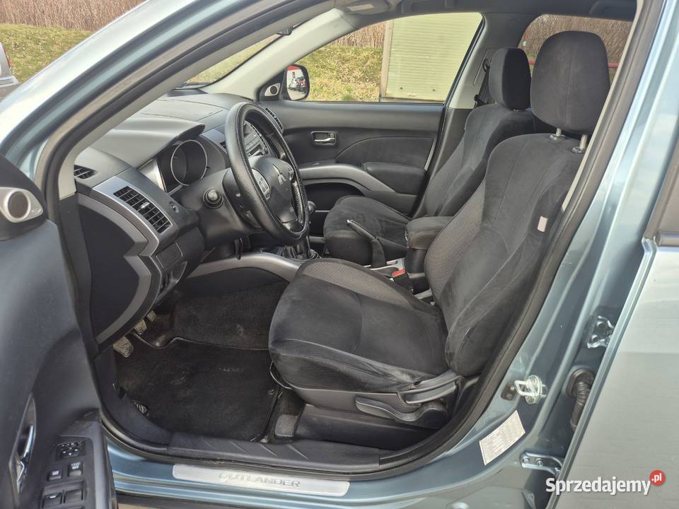 Mitsubishi Outlander 4x4 7 osób 20d 140 HAK 260 śląskie