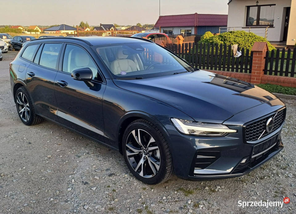 Volvo V60 Mild Hybrid Przebieg 12500 II 2018 nieuszkodzony Suchorzew sprzedam