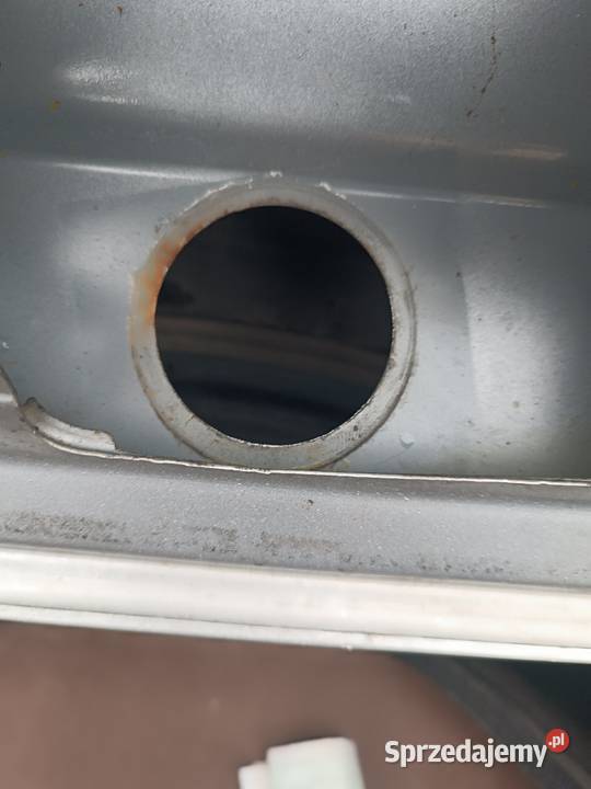 Klapa bagażnika w210 Eklasa