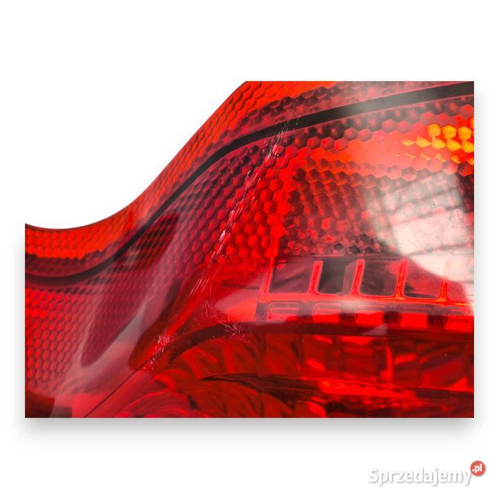 LAMPA PRAWA Volvo V50 I LIFT 20072012 tylna Chełm