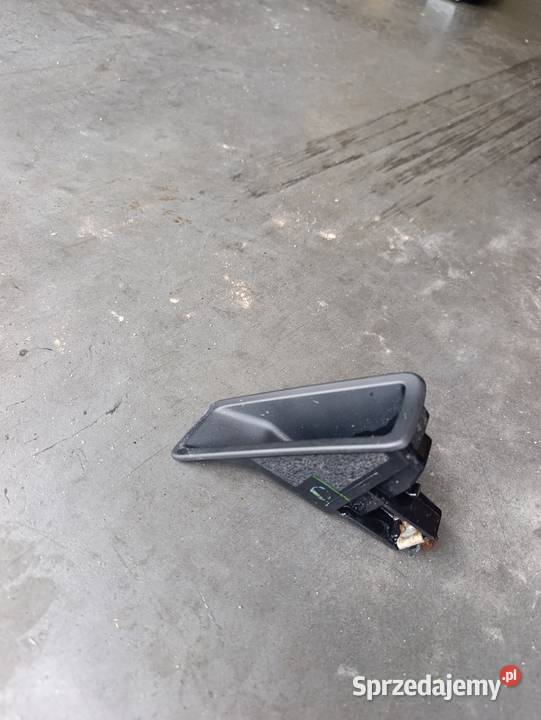 Lampa rejestracji Ram 1500 V generacja Rok produkcji 2019 Oświetlenie Czarny Las