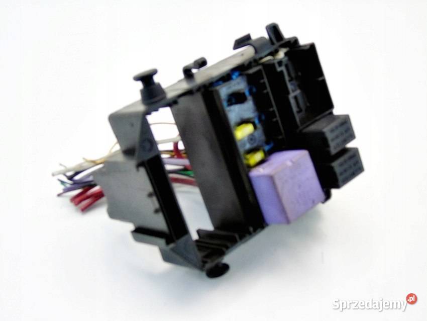 SKRZYNKA BEZPIECZNIKÓW LAGUNA II KOMBI Pozostałe Części samochodowe śląskie Sosnowiec