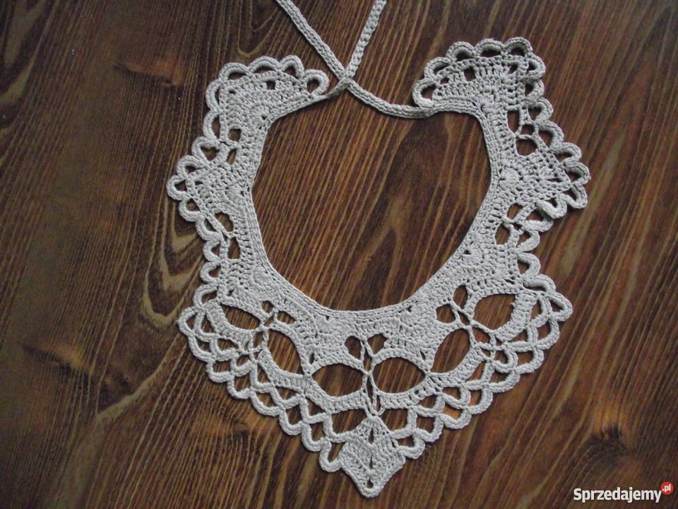 KORONKOWY NASZYJNIK FREEFORM CROCHET PIASEK PUST Naszyjniki Piła sprzedam