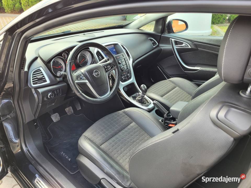 Opel Astra GTC Mały przebieg do końca Gniewczyna Łańcucka sprzedam
