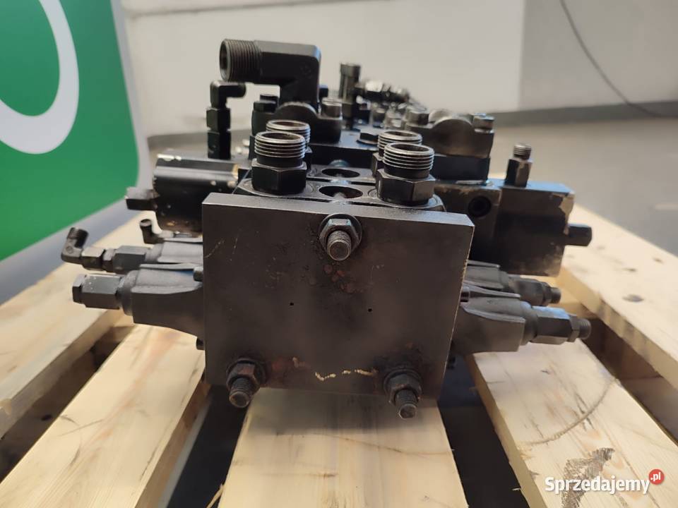 Rozdzielacz hydrauliczny M76506308M720 MECALAC Wilkowo