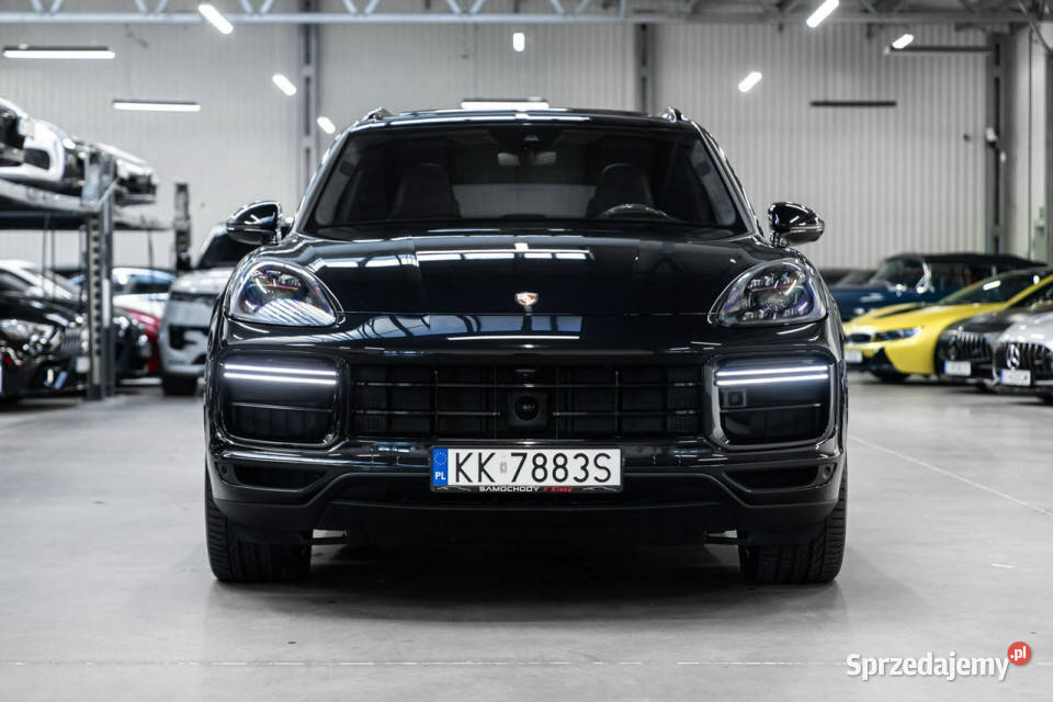 Porsche Cayenne Turbo S eHybrid 680 Specyfikacja wielofunkcyjna kierownica Węgrzce