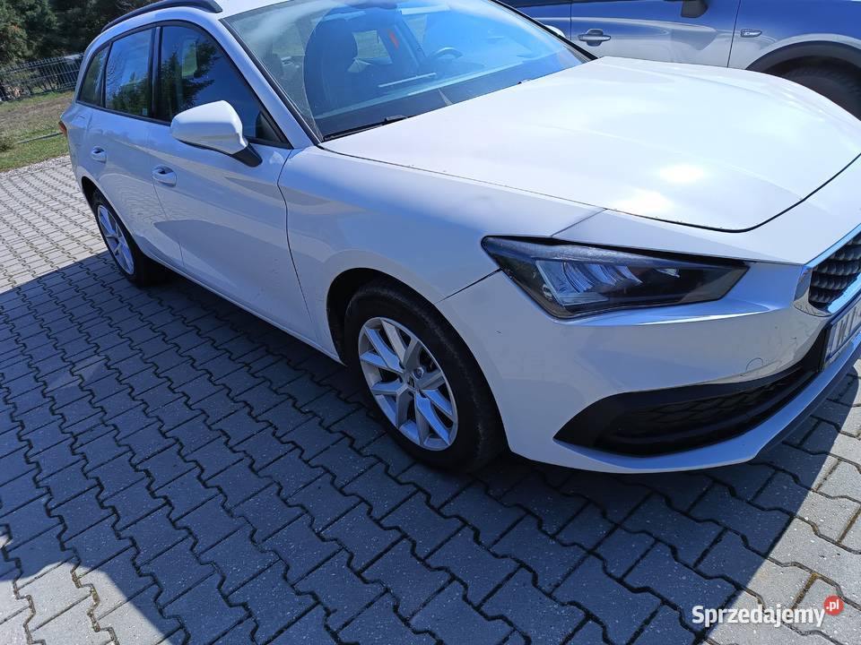 Seat Leon sportstourer kombi salon Polska niski Rok produkcji 2022 Leon Wołoskowola sprzedam