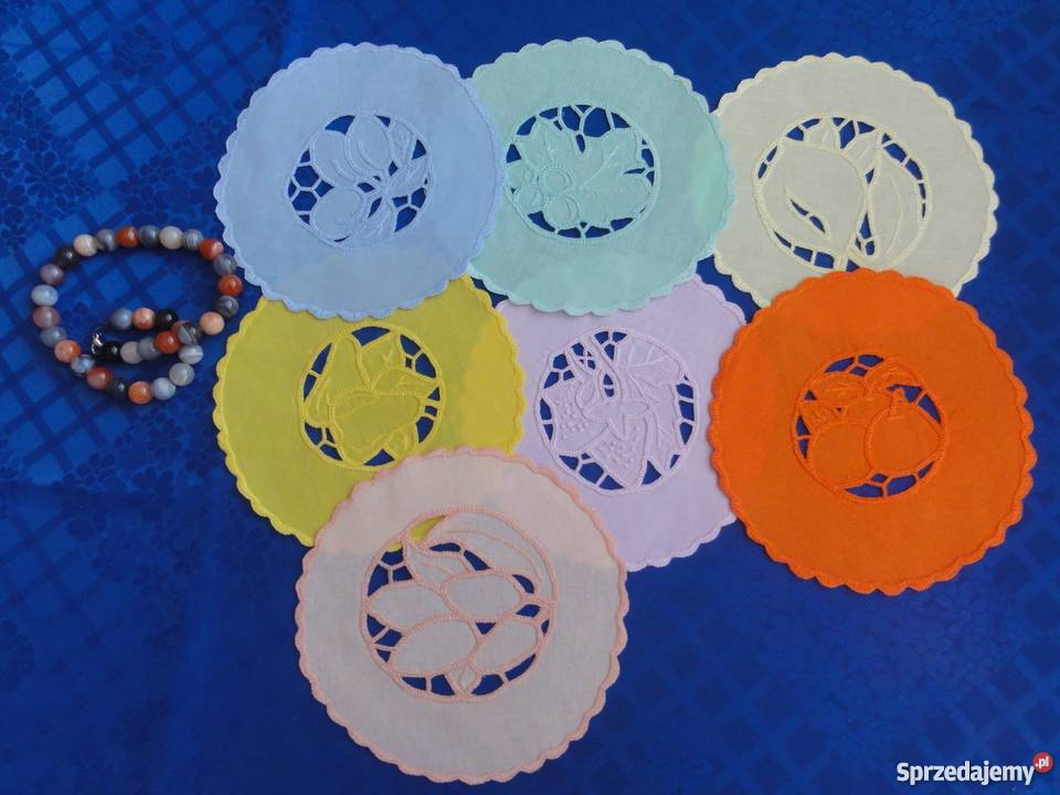 Małe serwetki bawełniane wyszywane ręcznie Obrusy i serwety lubelskie Lublin