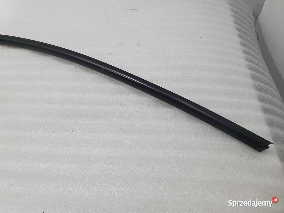 LISTWA DACHOWA OZDOBNA BMW E90