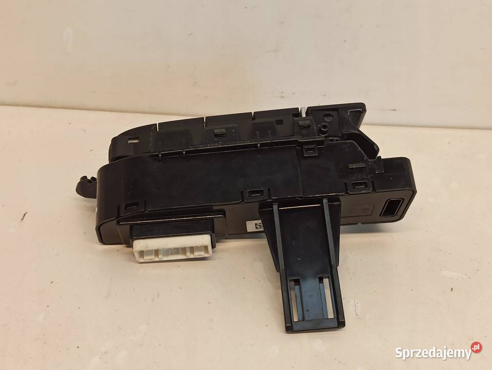 PANEL PRZEŁĄCZNIKI HYUNDAI IONIQ 93600G2DH04X dolnośląskie sprzedam