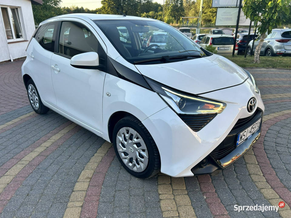 Toyota Aygo 103 II 2014 lakier metallic Nowe Iganie